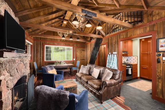 Secluded Mountain Cabin: Hot Tub & Large Deck
