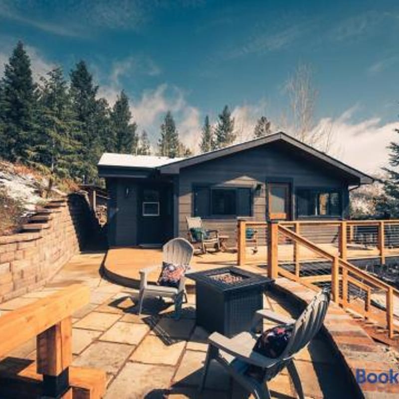 Luxury Mountain Cabin with Views, Hot Tub, Fire Pit, by Forest & Peak Retreats